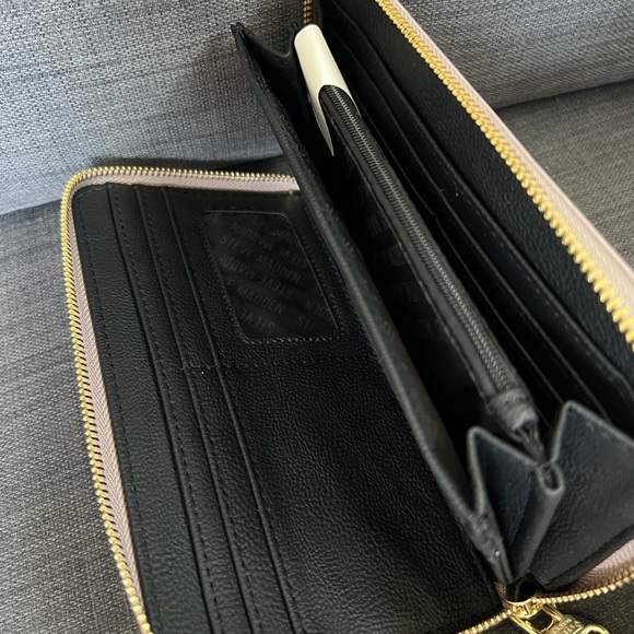 NWT STEVE MADDEN ZIP AROUND WALLET WRISTLET CASE WITH BOX - Picture 7 of 9